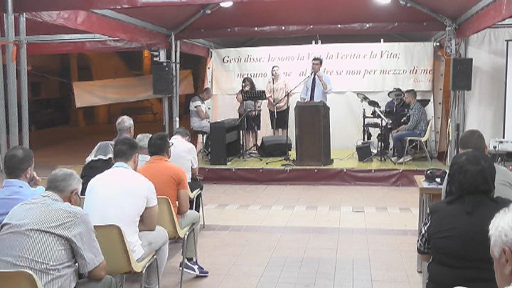 Continua l'evangelizzazione sotto la tenda della Chiesa ADI di Favara